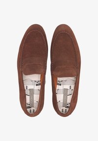 Ausgewählt, mittelbraun