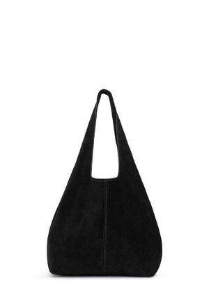 Sac à épaule en daim noir avec une large bandoulière et un design minimaliste, forme triangulaire et couture centrale visible.