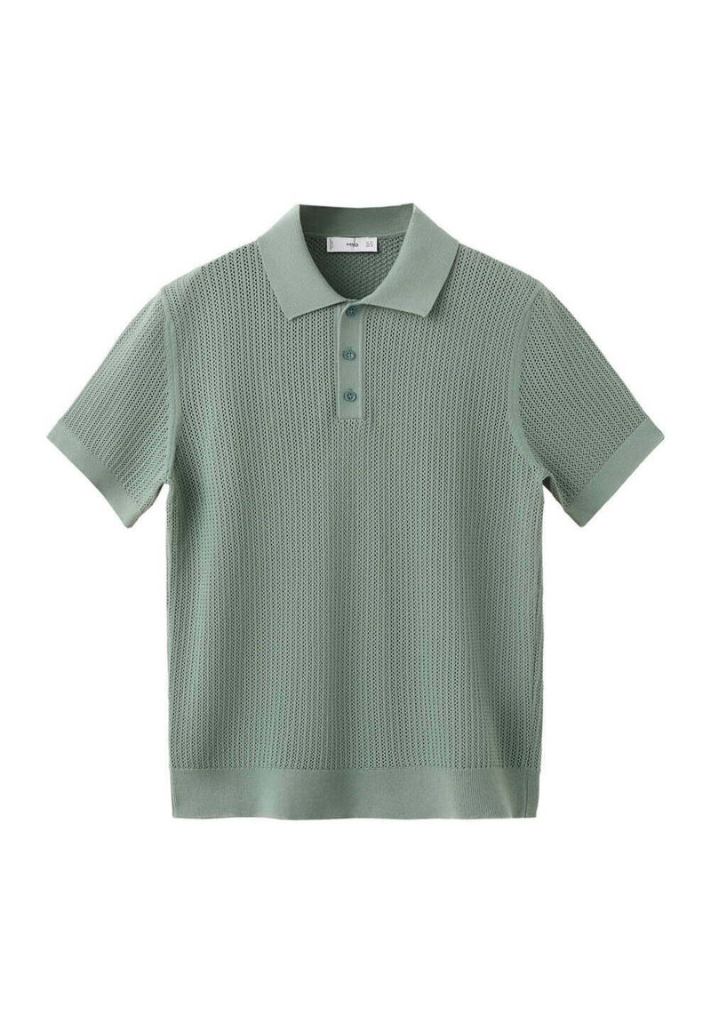 Polo en maille vert clair à manches courtes avec patte de boutonnage et motif ajouré texturé, posé à plat sur fond blanc.