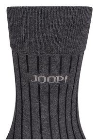 Graue gerippte Socken mit einem subtilen Streifenmuster und dem Markennamen „JOOP!“ in hellgrau an der Seite gestrickt. Elastischer Bund.