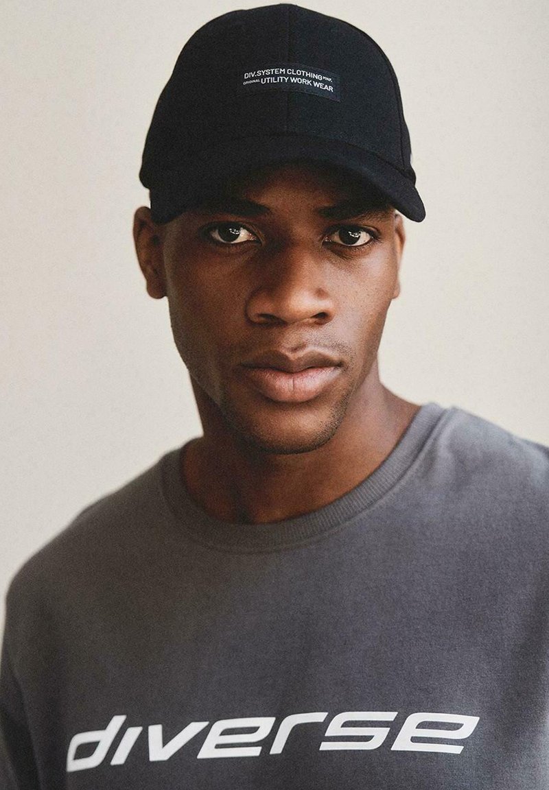 Diverse - Czapka z daszkiem