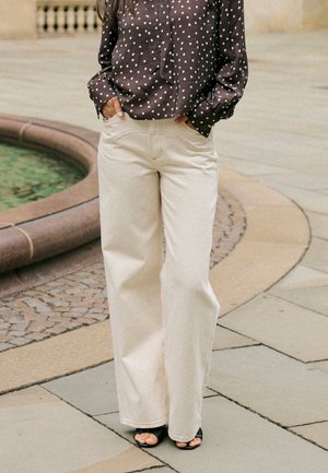 Kaffe, KACATHARINA HW - Relaxed fit jeans - off white washed