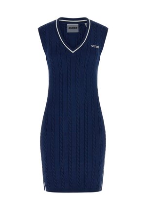 Marineblauwe mouwloze gebreide jurk met kabelpatroon, V-hals met witte bies en klein "Guess" -logo op de borst.