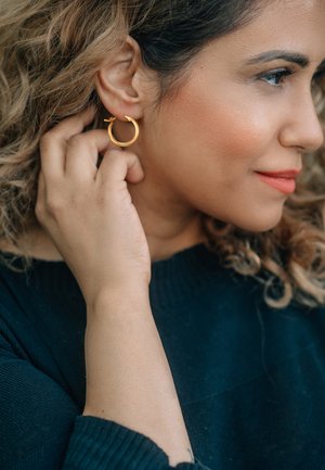CREOLE - Earrings - goldfarben