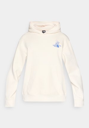 Cremefarbener Hoodie aus weichem Stoff, mit einer Fronttasche und einem blauen Logo auf der linken Brust sowie einer Kapuze mit Kordelzug.