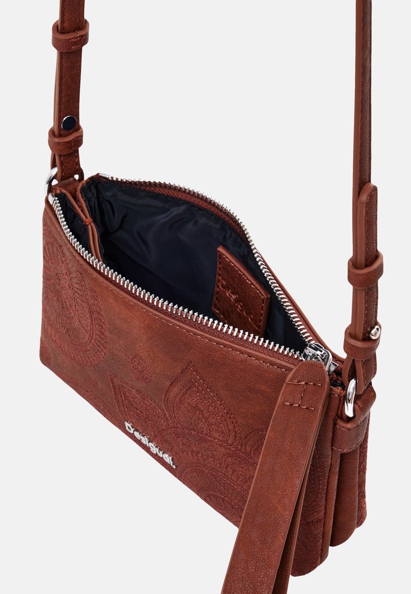 Desigual Cross body bag braun/brown