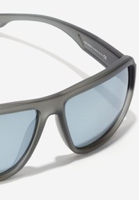 Hawkers F18 - Gafas de sol - grey polarized
