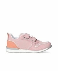 Scarpa sportiva di colore rosa chiaro, realizzata in camoscio e rete, con due fibbie in velcro, punta rotonda e dettagli arancioni a contrasto.