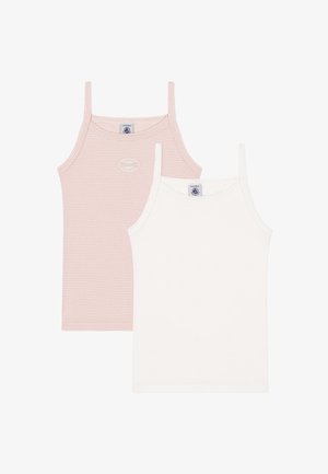 Due canottiere senza maniche per bambini piccoli, una completamente bianca e una rosa chiaro con sottili strisce bianche e una patch con logo sul petto.