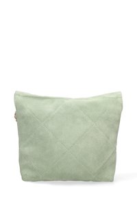 Pochette in camoscio verde trapuntato con chiusura a zip, caratterizzata da motivi a diamante e una texture morbida. Forma compatta adatta per accessori.