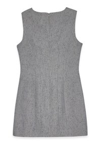 Bezrukávové sivé šaty s textúrovanou tkaninou, priliehavým korzetom, mierne rozšírenou sukňou a skrytým zipsom na chrbte. Jednoduchý a čistý dizajn.