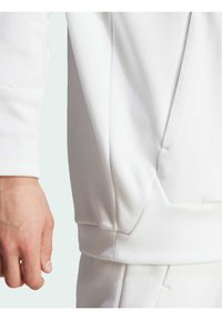 adidas Sportswear NEW Z.N.E. PREMIUM - Felpa con cappuccio - white