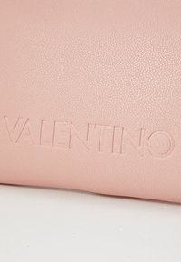 Valentino Bags FOXY - Pisemska torbica - cipria
