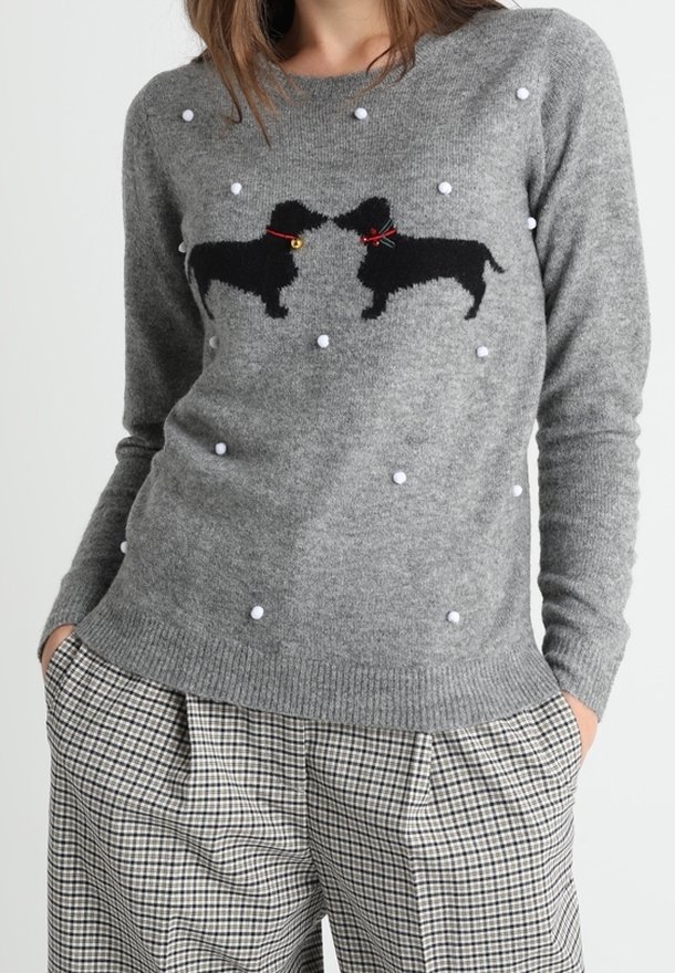 Pull gris avec deux teckels noirs se faisant face, portant des colliers rouges avec des clochettes, et de petits pompons blancs dispersés sur le devant.