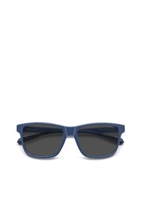 Occhiali da sole in plastica blu con forma rettangolare, lenti scure e delicati dettagli del marchio Polaroid all'interno della montatura. Texture liscia su tutta la superficie.