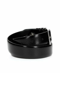 Cintura in pelle nera con finitura liscia, caratterizzata da modelli testurizzati diagonali e una fibbia in metallo tono argento. Regolabile con più fori.