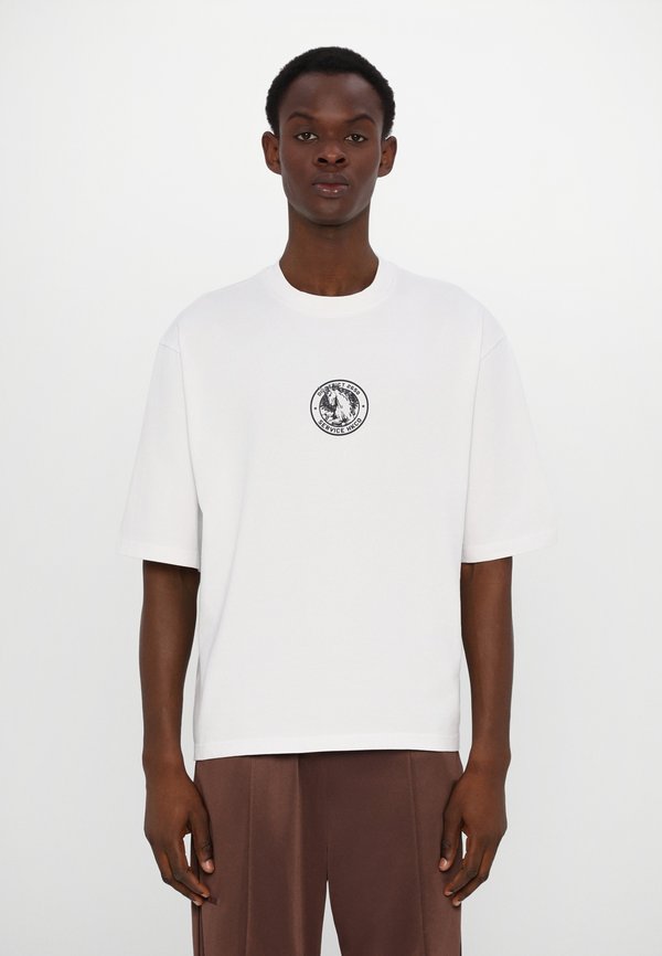 OFFICER PRINTED TEE - Print T-shirt