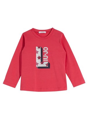 Rotes Langarmshirt für Kleinkinder mit einem großen weißen und schwarzen Buchstaben „L“, verziert mit roten Sternen und dem Markennamen „Liu Jo“ innen.