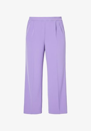 Pantaloni larghi lilla con vita elastica e pieghe frontali, dotati di tasche laterali e tessuto liscio e fluido.