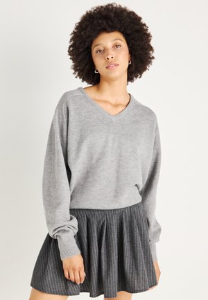 V NECK SWEATER - Pulover - mid grey melange