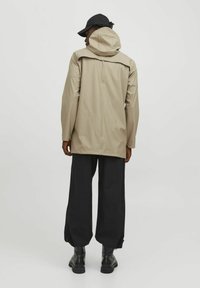 Jack & Jones JJEURBAN NOOS - Parka - crockery