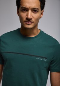 Street One MEN T-shirt imprimé - grün