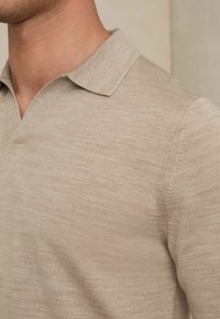 Reiss Pólóing - wheat melange