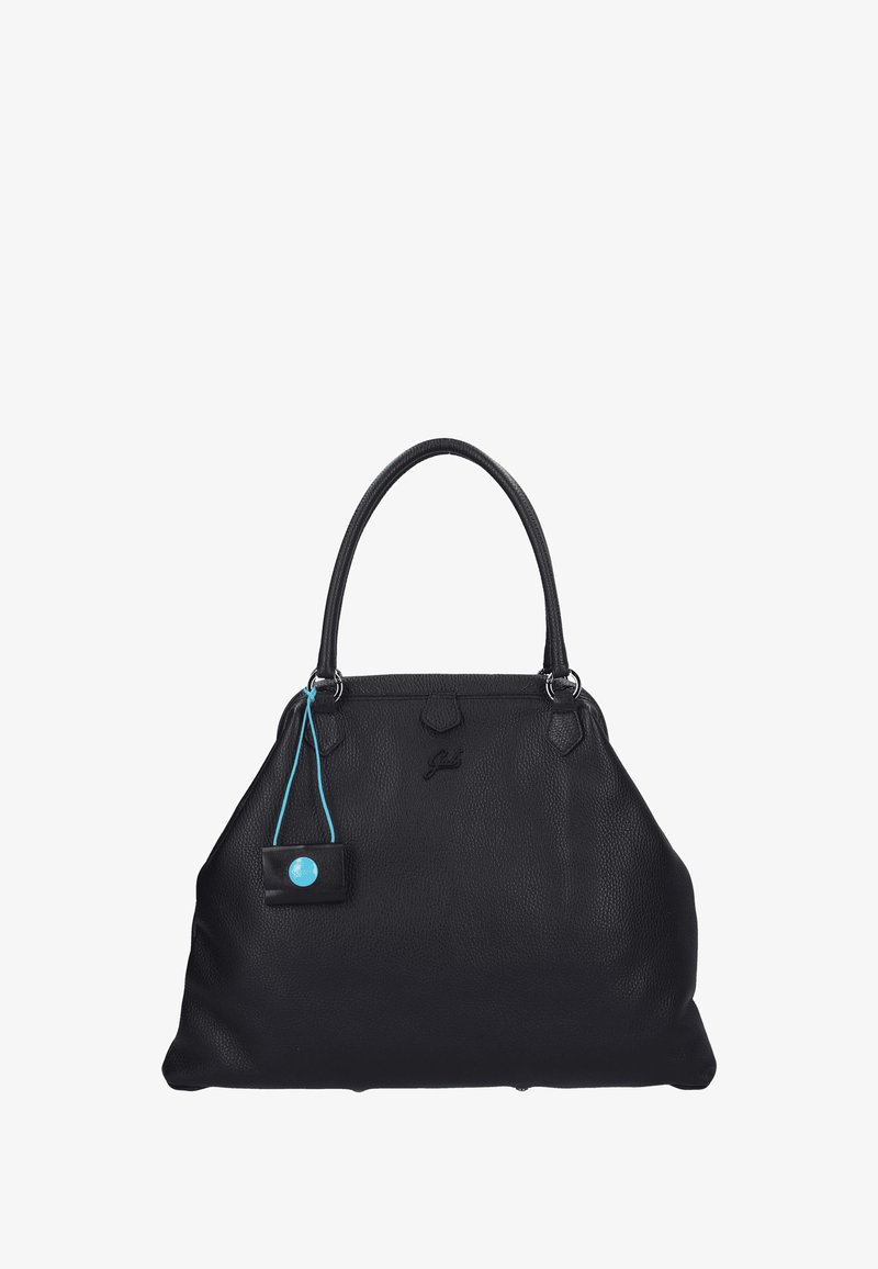 Borsa in pelle nera con superficie texturizzata, doppi manici e un'etichetta blu accentata. Presenta un logo in rilievo discreto sulla parte anteriore.