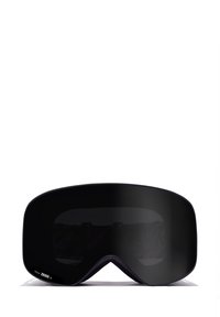 Gafas de esquí con una gran lente curva negra, montura negra y un acolchado de espuma texturizada en el interior para mayor comodidad. Logo en el lateral.