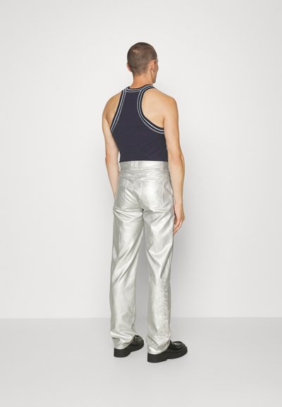 Nikolaj Storm CHACOLA PANTS - Παντελόνι - silver-coloured