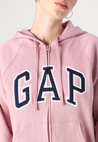 GAP HERITAGE - Majica s kapuljačom - lilas pink