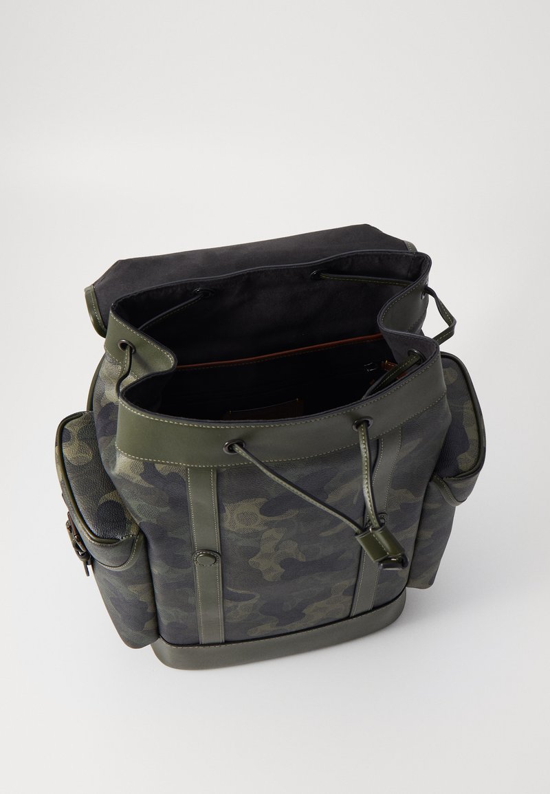 COACH HITCH BACKPACK IN SIGNATURE CAMO PRINT - Rucksack - signature camo/dark  green - Zalando.ie