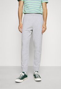 Lacoste - Donji dijelovi trenirke - silver chine Minijatura 1