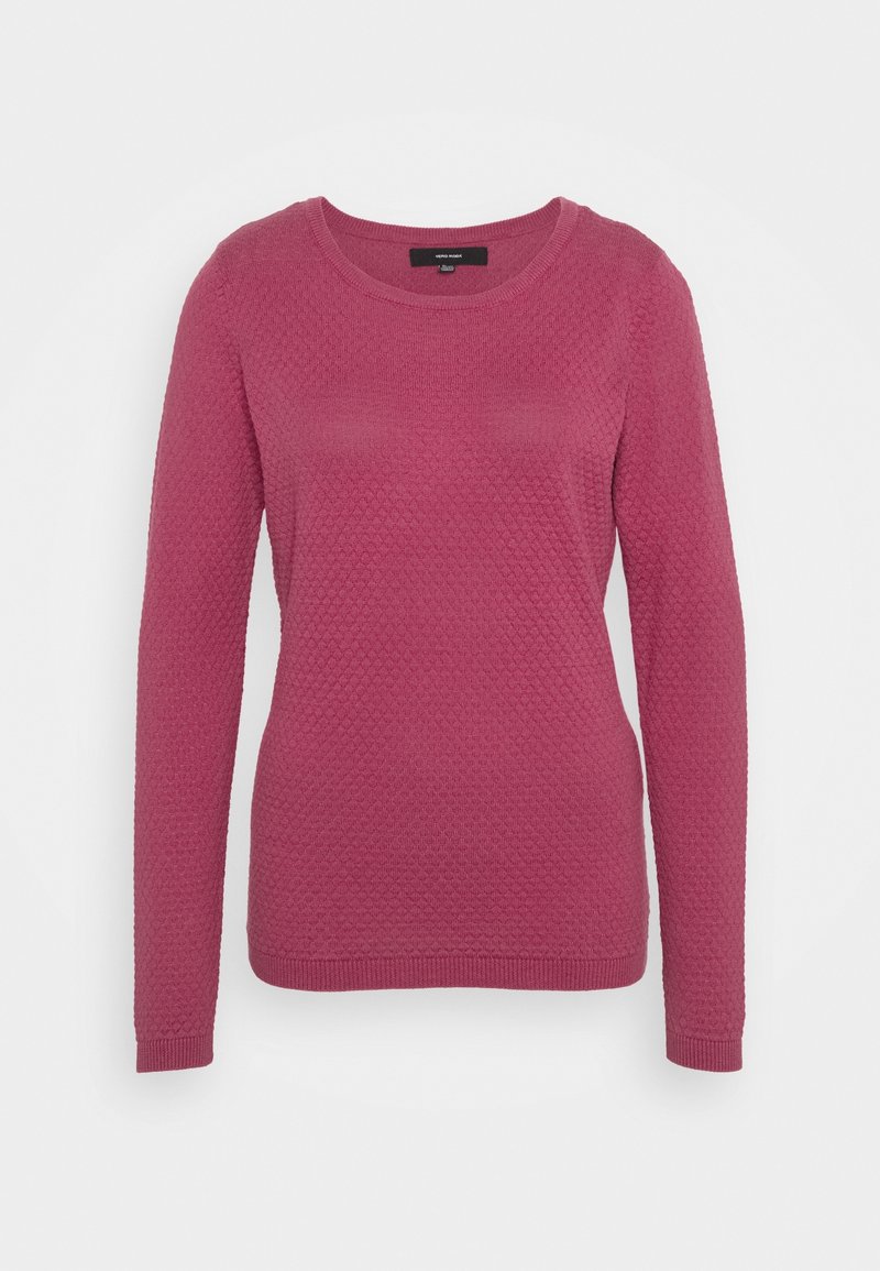 Pull en maille à manches longues de couleur rose foncé avec un motif texturé subtil et un col rond sur un fond uni.