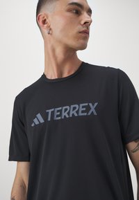 Adidas Terrex TERREX MULTI ENDURANCE TECH TEE - Camiseta deportiva - black