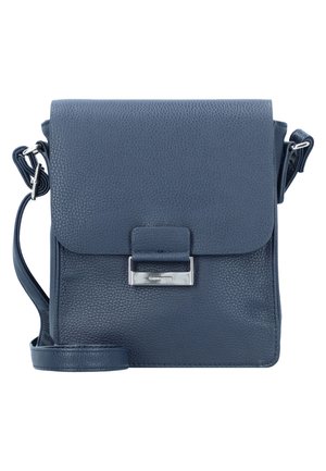 Marineblauwe leren schoudertas met een gestructureerde afwerking, magnetische flapsluiting, zilverkleurige hardware en een verstelbare schouderband.