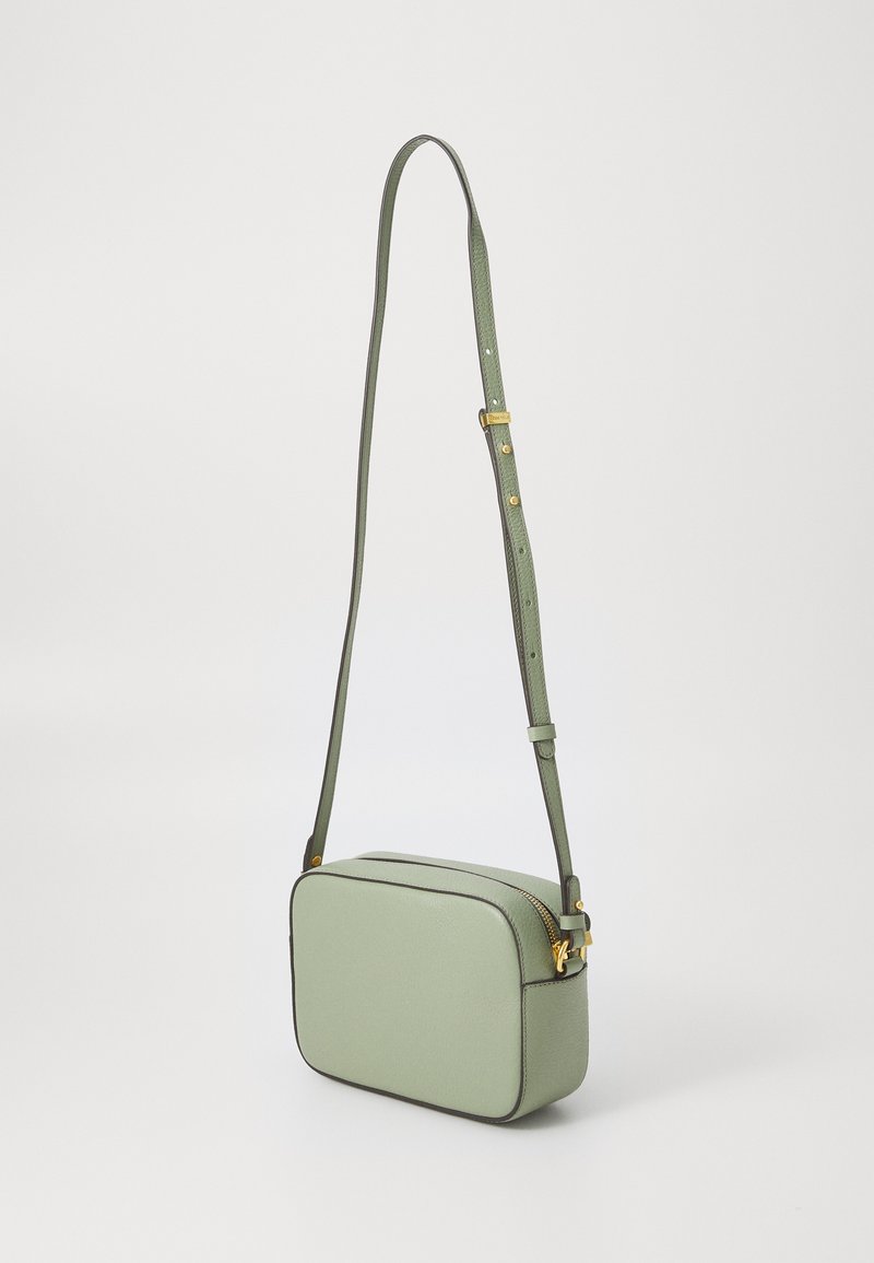COCCINELLE Beat Soft Camera Bag Kale Green COCCINELLE Beat Soft Camera Bag Kale Green