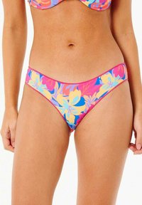 Kwiatowe figi bikini w intensywnych odcieniach różu, niebieskiego i żółtego. Gładki materiał z niskim stanem i kontrastowym wykończeniem wzdłuż brzegów.