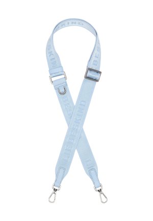 Jasnoniebieski regulowany pasek do torby z srebrnymi zatrzaskami i tekstem „LIEBESKIND” wplecionym wzdłuż jego długości.