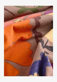 Selezionato, abstract floral