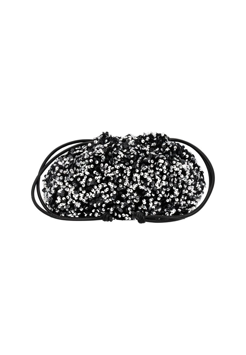 Sorte og sølvfarvede palietteret clutch-taske med en rund form og en tekstureret overflade, der har sorte snore detaljer til lukning.