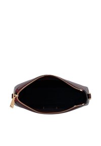 Burgundské kožené pouzdro, hladký povrch, obdélníkový tvar, zlatý zip a prostorný černý látkový interiér. Žádné další viditelné přihrádky.