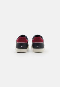 Tommy Hilfiger CORE VARSITY MONOGRAM - Sneakers - desert sky