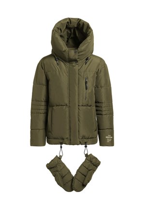 Giacca imbottita verde con cappuccio, caratterizzata da un colletto alto, tasca con cerniera e dettagli a costine. Include guanti abbinati. Tessuto morbido.