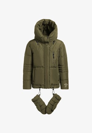 Zelena puhovka z ruto, z visokim ovratnikom, žepom z zadrgo in rebrastimi poudarki. Vključuje ujemajoče se rokavice. Mehka tekstura.