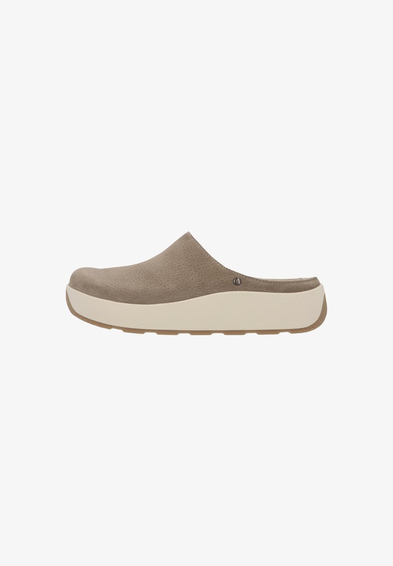 Braune Wildleder-Clogs mit runder Zehenform und einer kontrastierenden weißen Mittelsohle, mit einer strukturierten Oberfläche und einem dezenten Logo-Detail.