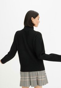 bonprix Maglione - black