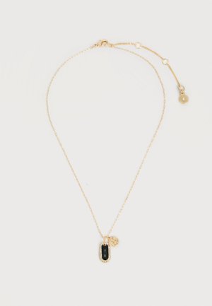 Λεπτή χρυσή αλυσίδα με μαύρο ορθογώνιο μενταγιόν περιβαλλόμενο από μικρές διάφανες πέτρες και μικρό χρυσό κυκλικό μενταγιόν.