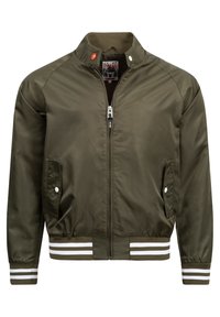 Veste bomber vert olive en tissu lisse et brillant. Elle comporte une fermeture éclair à l'avant, deux poches latérales, ainsi que des poignets et un ourlet rayés.