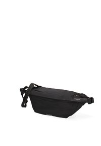 Marsupio in nylon nero con un design elegante, forma rettangolare, cintura regolabile e chiusura con zip. Dettaglio logo minimalista sui lati.